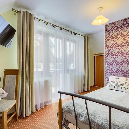 Karla Nocleg ze śniadaniem 3*